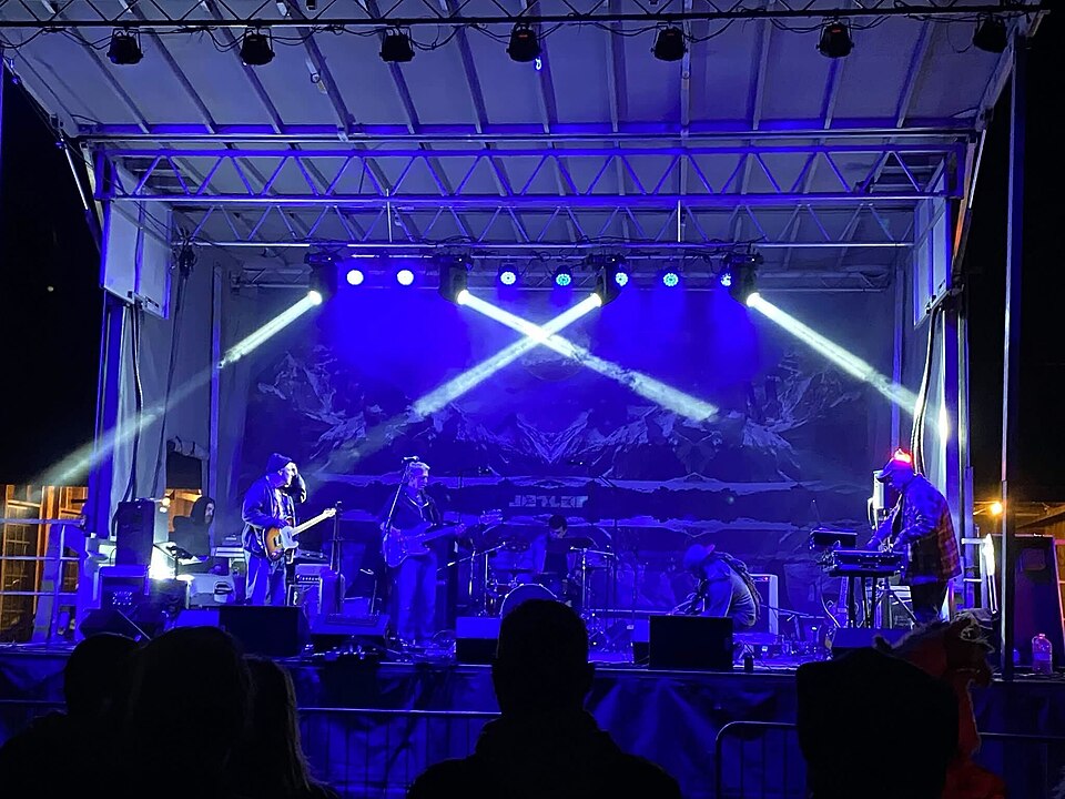 File:Jetlag main stage.jpg