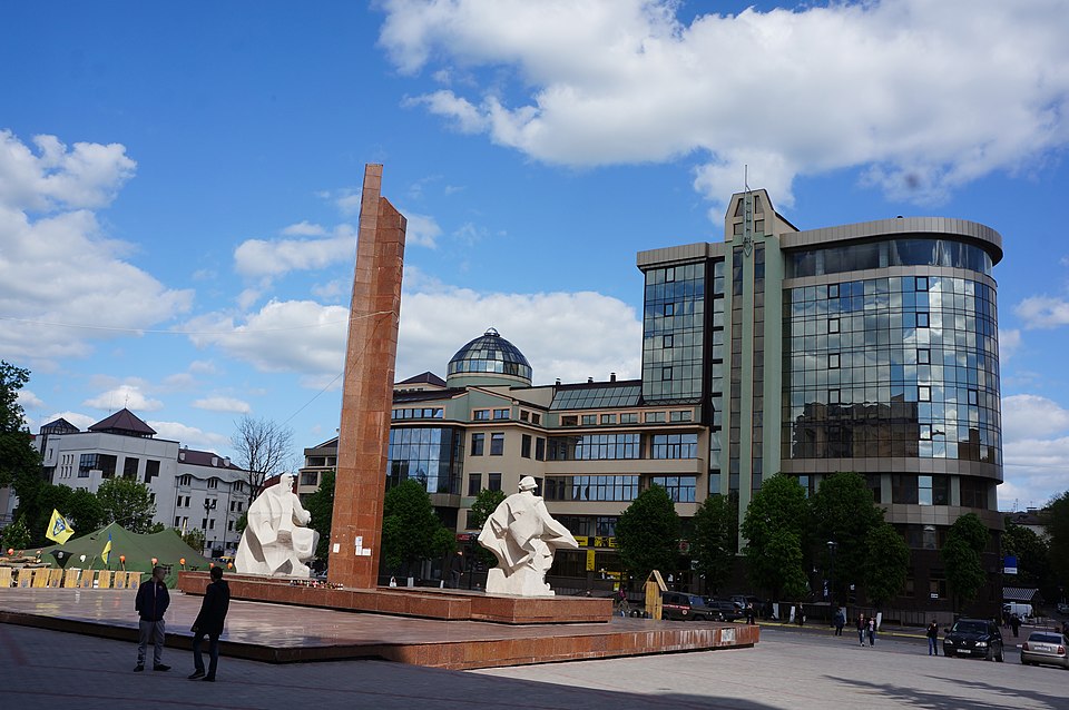 File:Modern building Ivano-Frankivsk.JPG