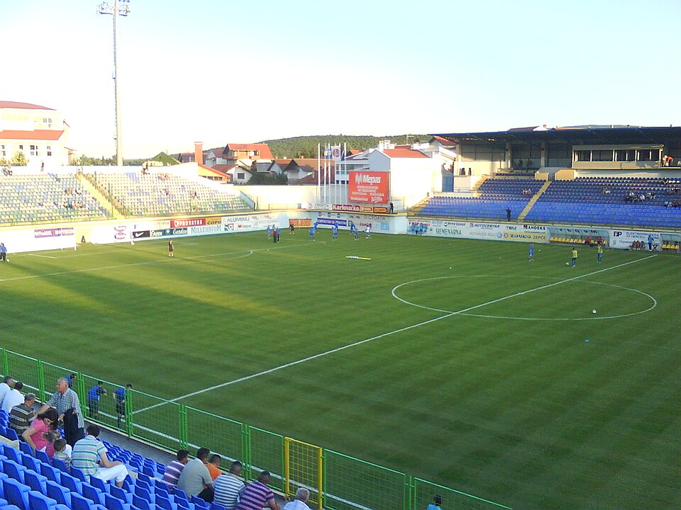 File:Pecara-Široki-stadion01019.JPG