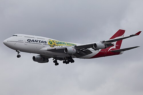 VH–OJS advertising the Socceroos