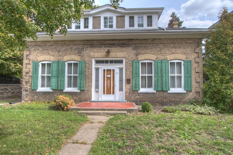 File:89 Charlotte Street Brantford.jpg
