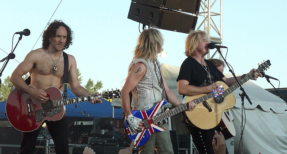 File:DefLeppard1.JPG