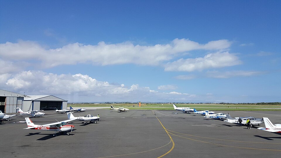 File:LAA runway.jpg