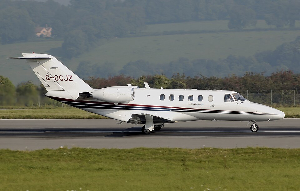 File:Cessna 525a citationjet cj2 g-ocjz arp.jpg