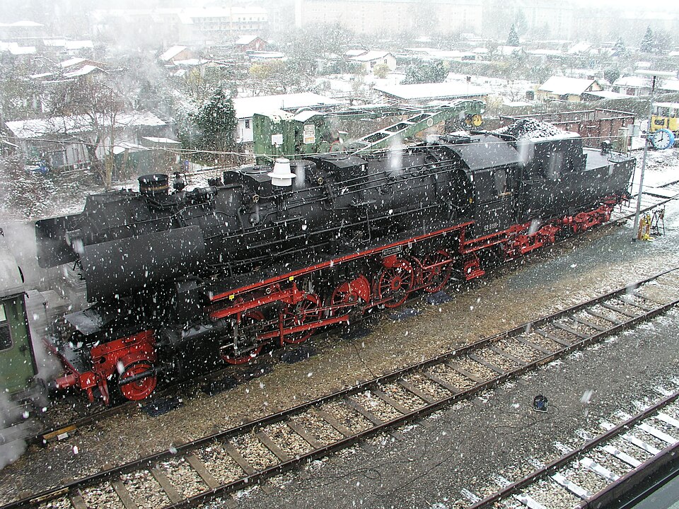 File:DRB 52 8195.JPG