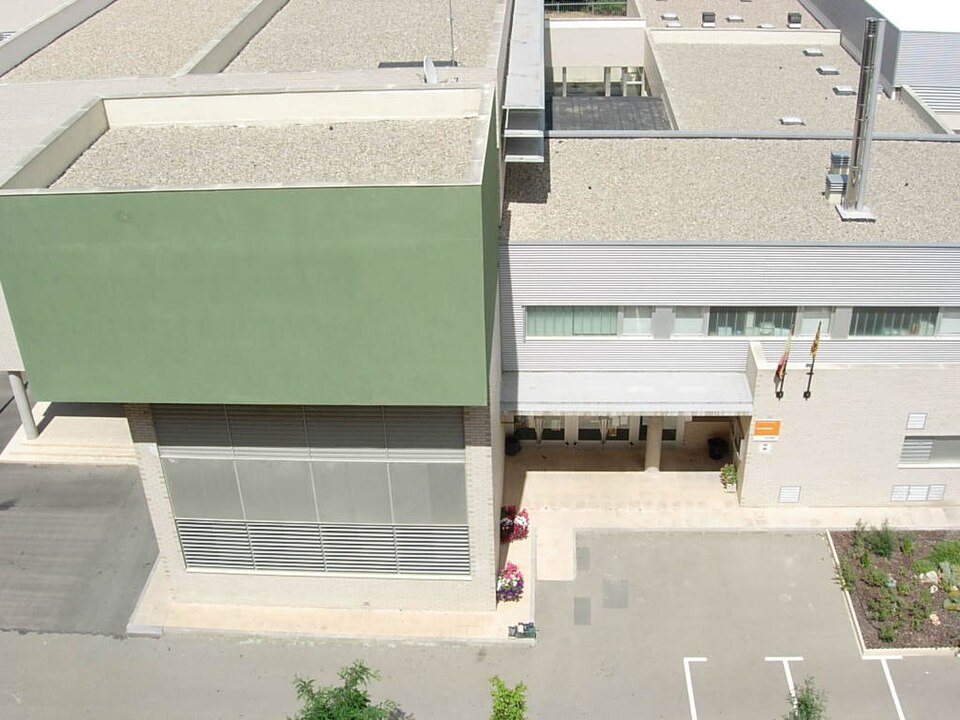 File:Instituto IES Luis Buñuel.jpg