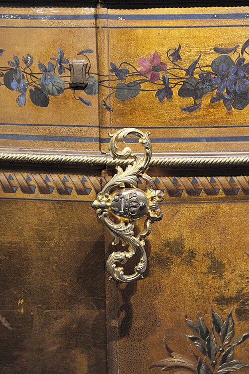 File:Versailles Galerie des Carrosses 131.jpg