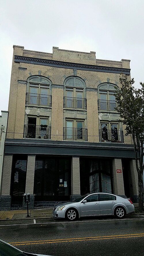 File:Bellamy-Wiggins Building.jpg