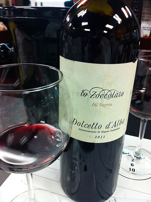 File:Dolcetto d'alba.jpg