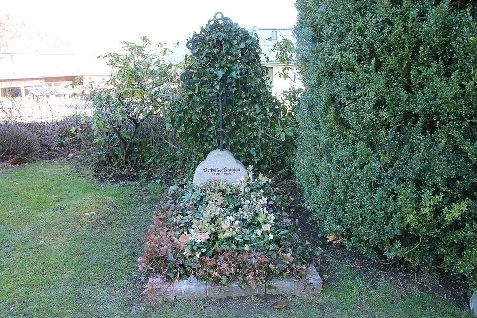 File:Herbert von Karajan grave (2016) Anif.jpg