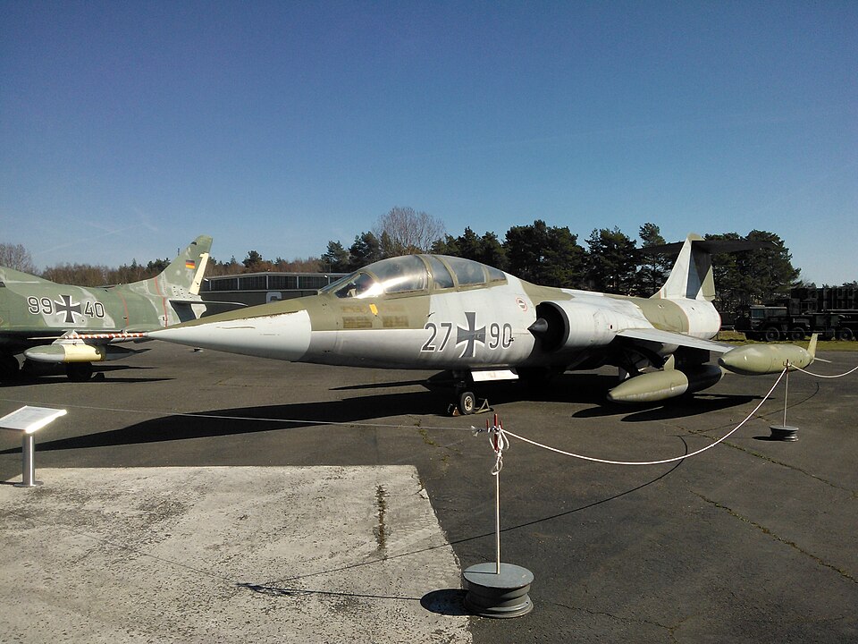 File:Lockheed TF-104G „Starfighter“ Gatow.jpg