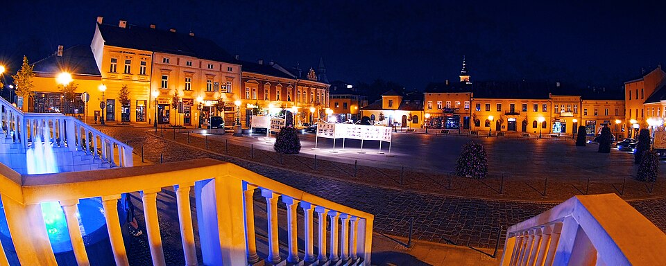 File:Rynek Górny w Wieliczce.jpg