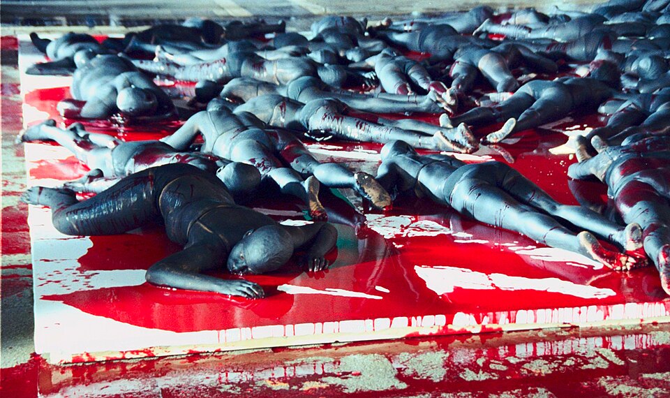File:Vanessa-Beecroft,-VB-61.-Still-Death!-Darfur-Still-Deaf-.jpg