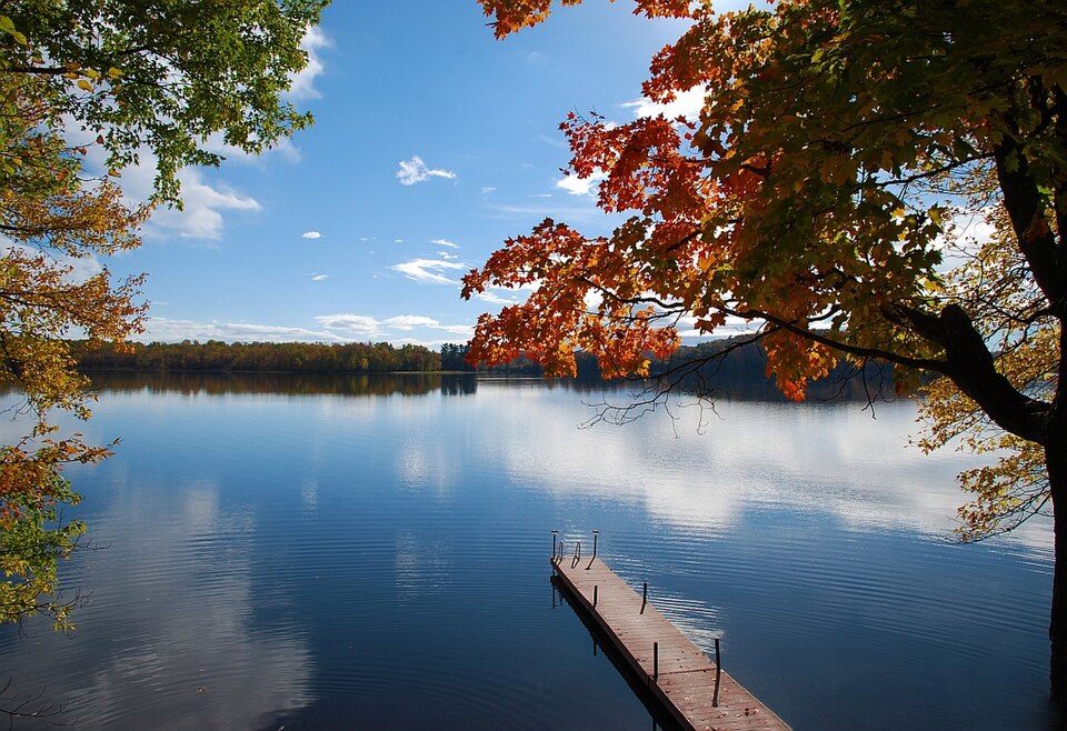 File:3 Mile Lake.jpg