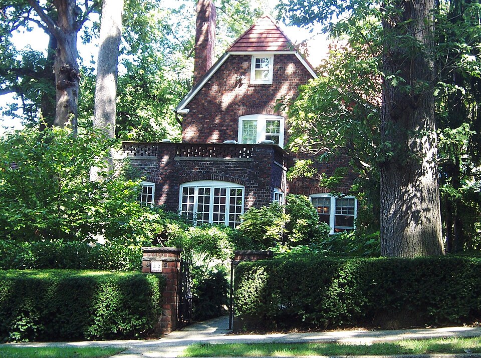 File:FerraroHouseForestHillsGardens.jpg