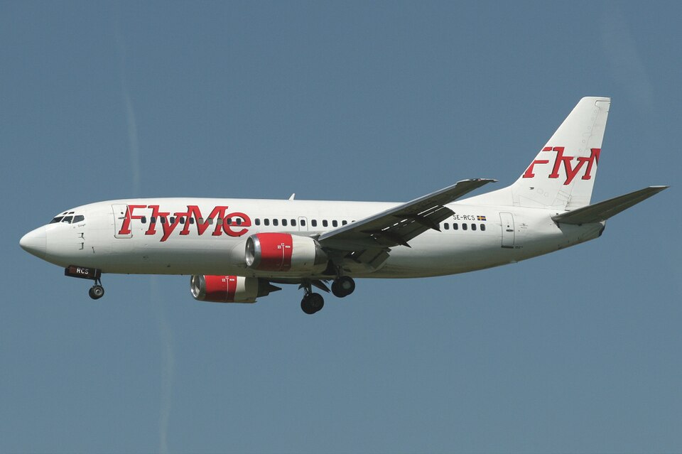 File:FlyMe B737-3Q8.jpg