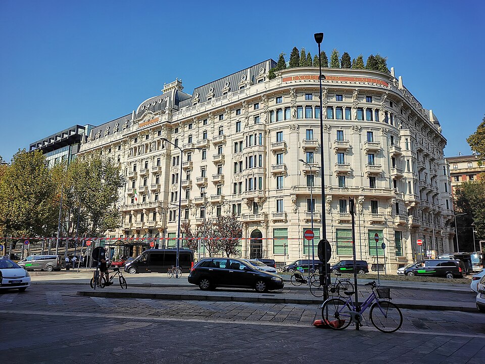 File:Hotel Gallia Milano.jpg