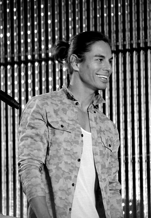 File:Latin Lovers M6 Live 2014 (cropped1).JPG
