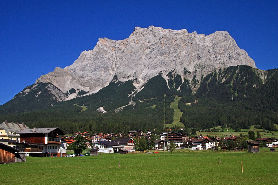 File:Zugspitze 2.JPG