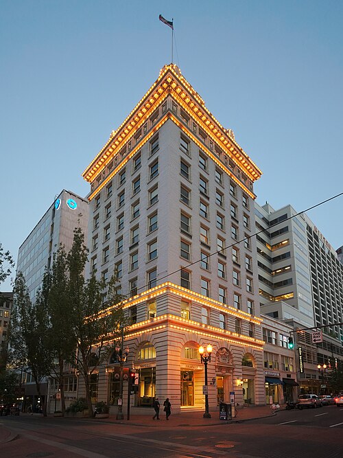 File:Jackson Tower, Portland at dusk.jpg