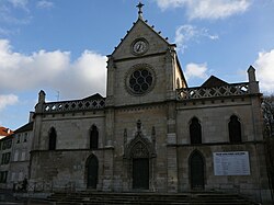 Current view of the façade
