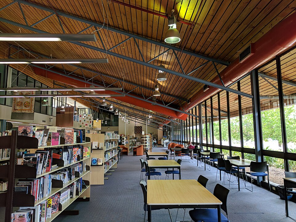 File:Erindale Library January 2018.jpg