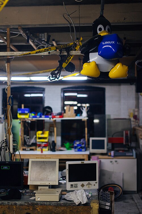File:Hackerspace Software and Hardware.jpg