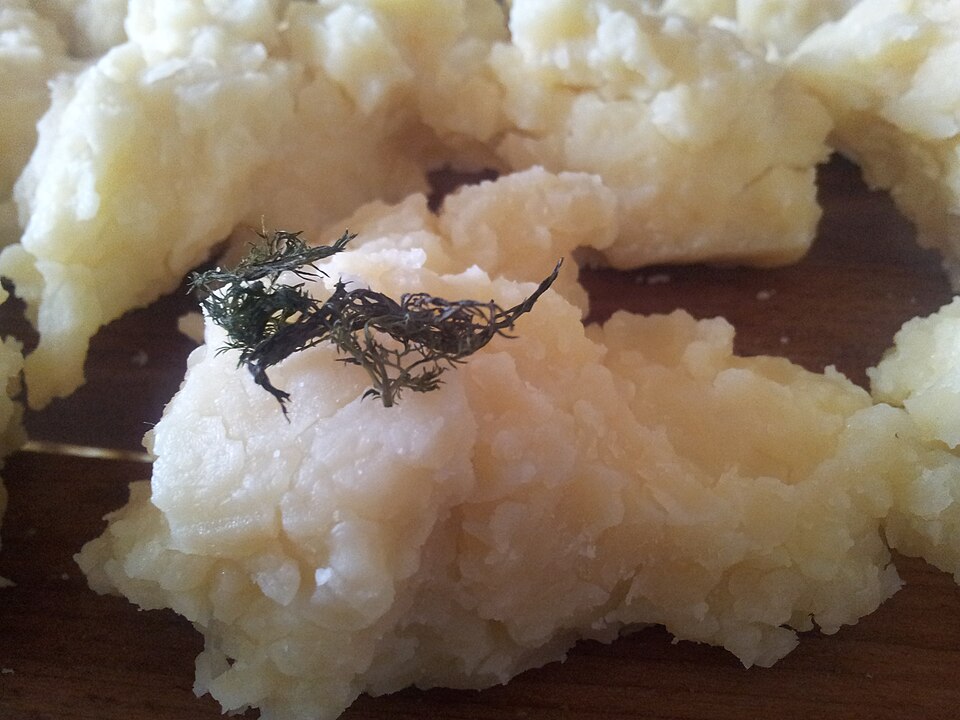 File:Sharri Cheese with Dil on Top.jpg