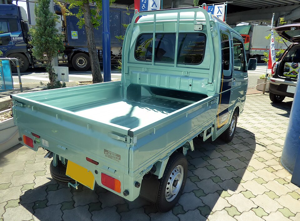 File:Suzuki SUPER CARRY X (EBD-DA16T-KSXF) rear.jpg