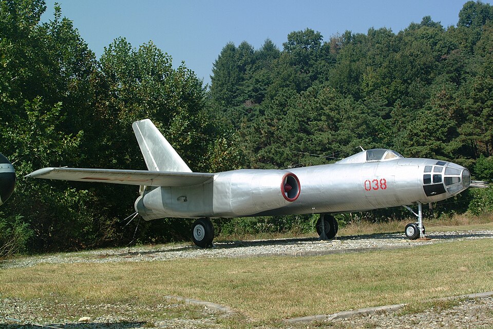 File:038 Harbin H-5 PLAAF (3223304620).jpg