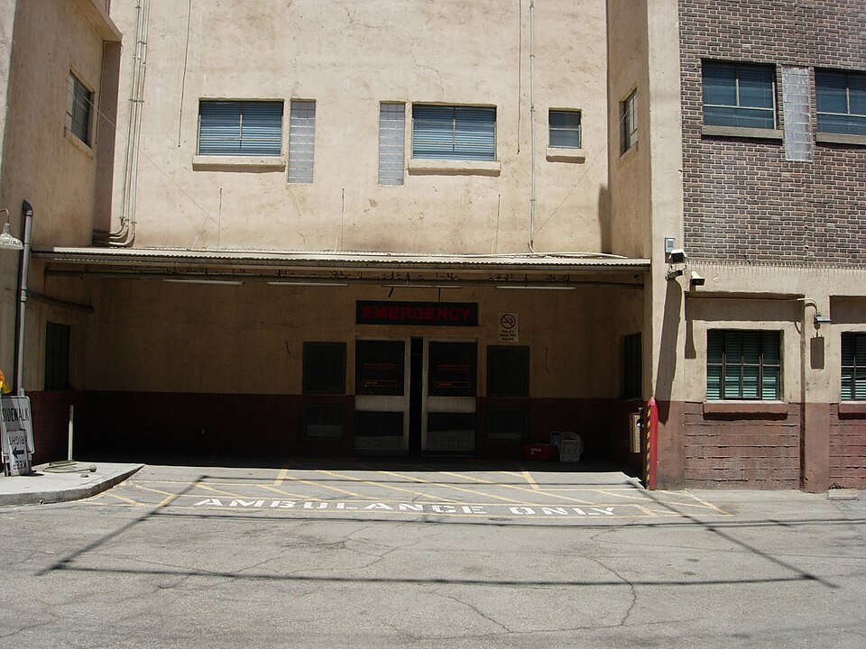 File:E.R.set.JPG