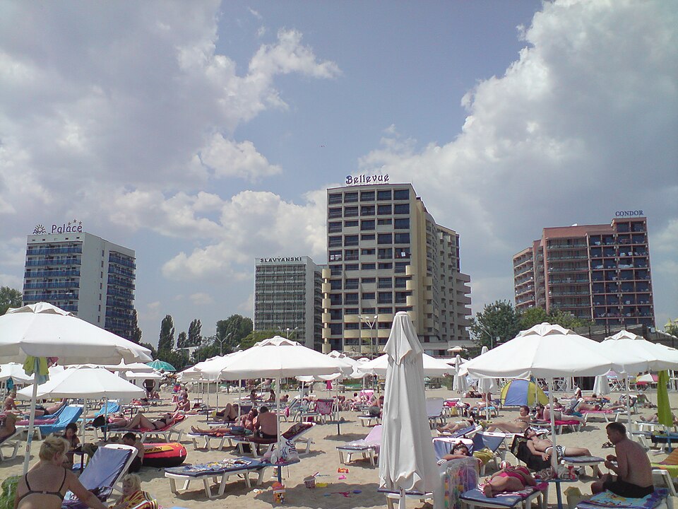 File:Sunny Beach 2.jpg