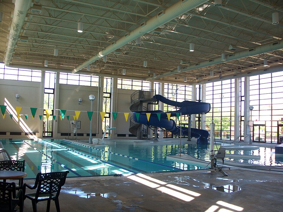 File:Baylor SLC Pool.JPG