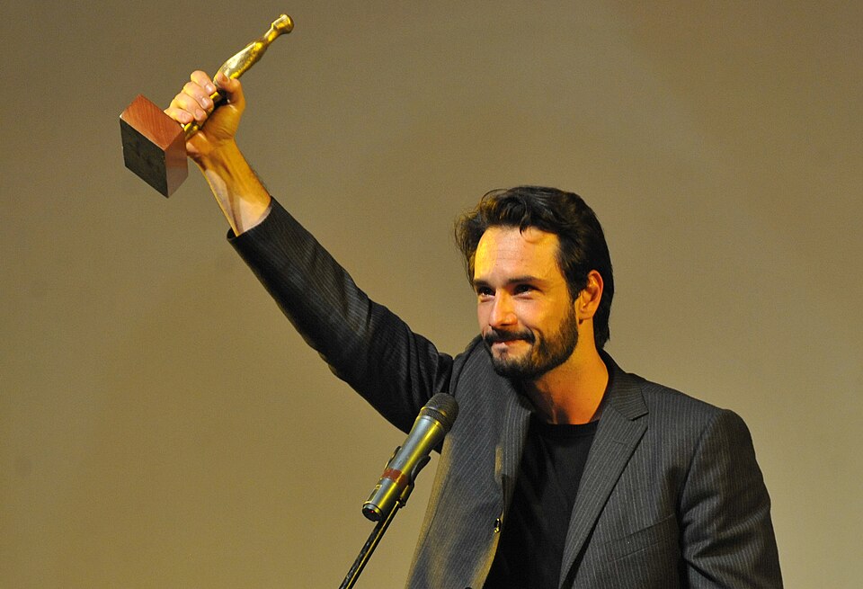 File:Rodrigo Santoro 2011.jpg
