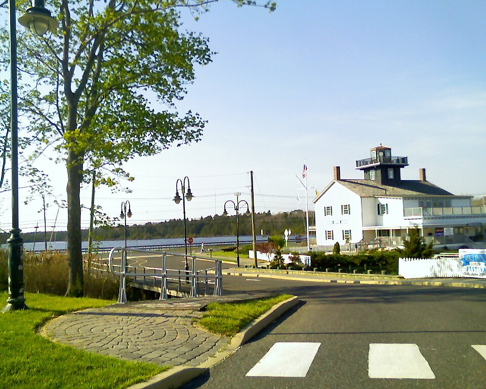 File:TuckertonSeaport.jpg