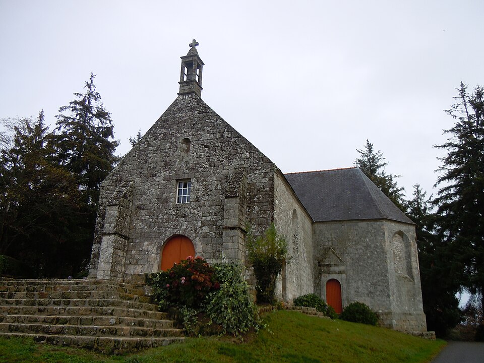 File:Chapelle Saint Paterne de Meslan.JPG