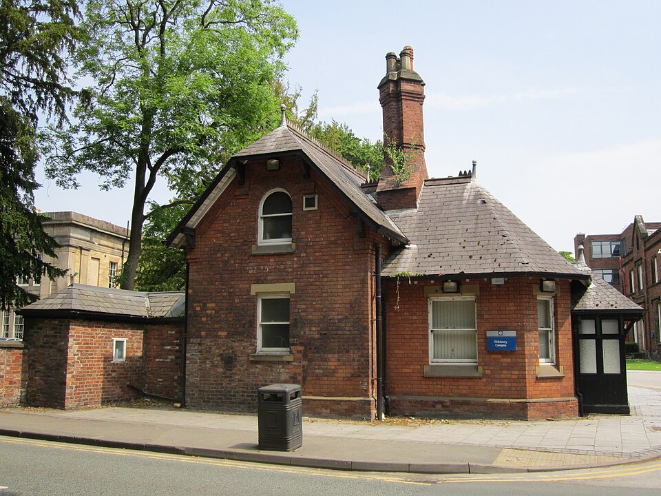 File:Didsbury Campus, Manchester Metropolitan University (8).JPG