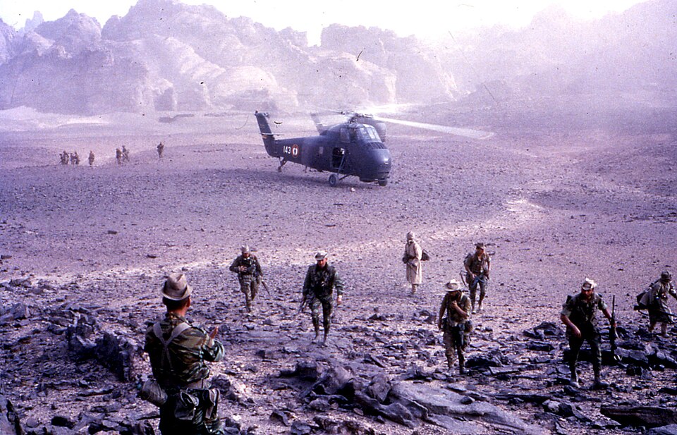 File:33F Sikorsky H34 Tchad.jpg