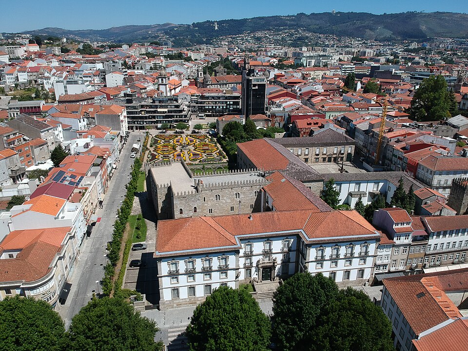 File:Aerial photograph of Braga 2018 (31).jpg