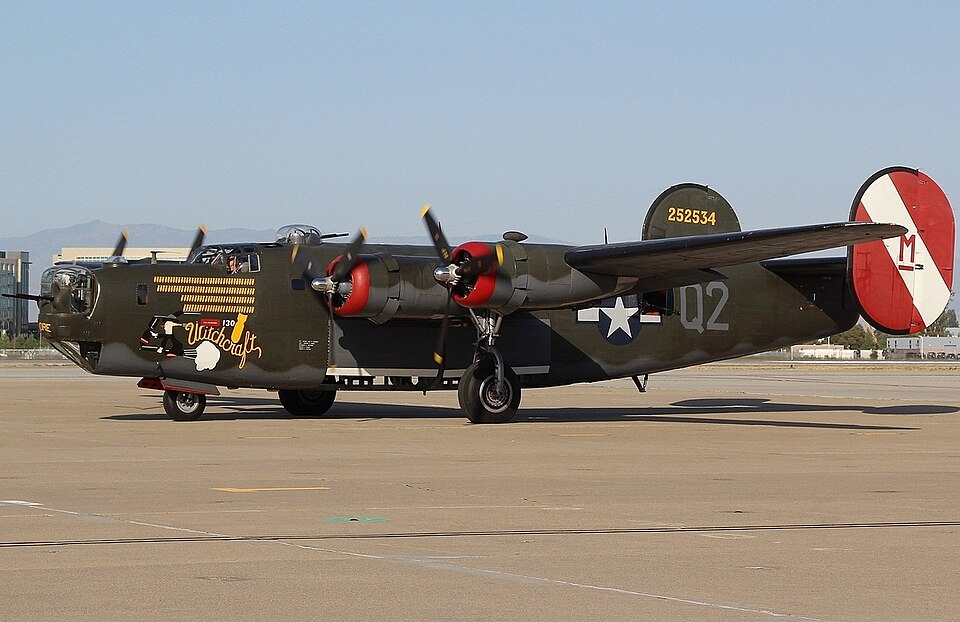 File:Consolidated B-24J, The Collings Foundation AN2339546.jpg