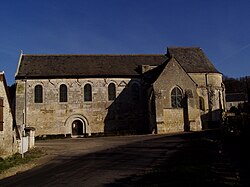 The church in Cravant-les-Côteaux
