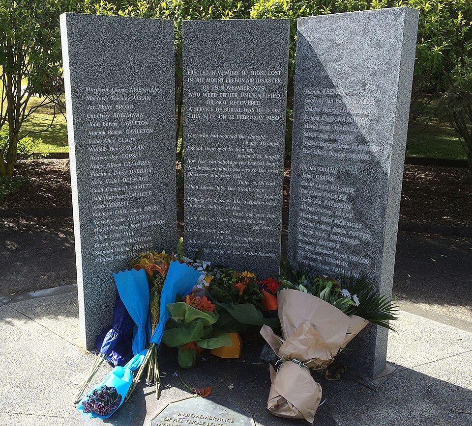File:Erebus-memorial-waikumete.jpg