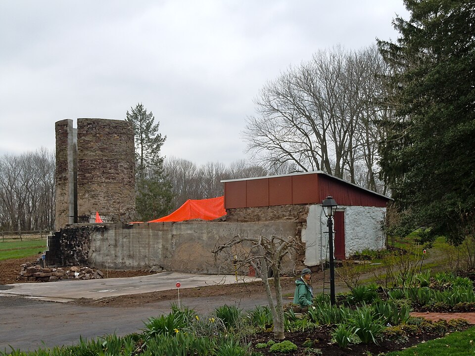 File:River Bend Barn.JPG