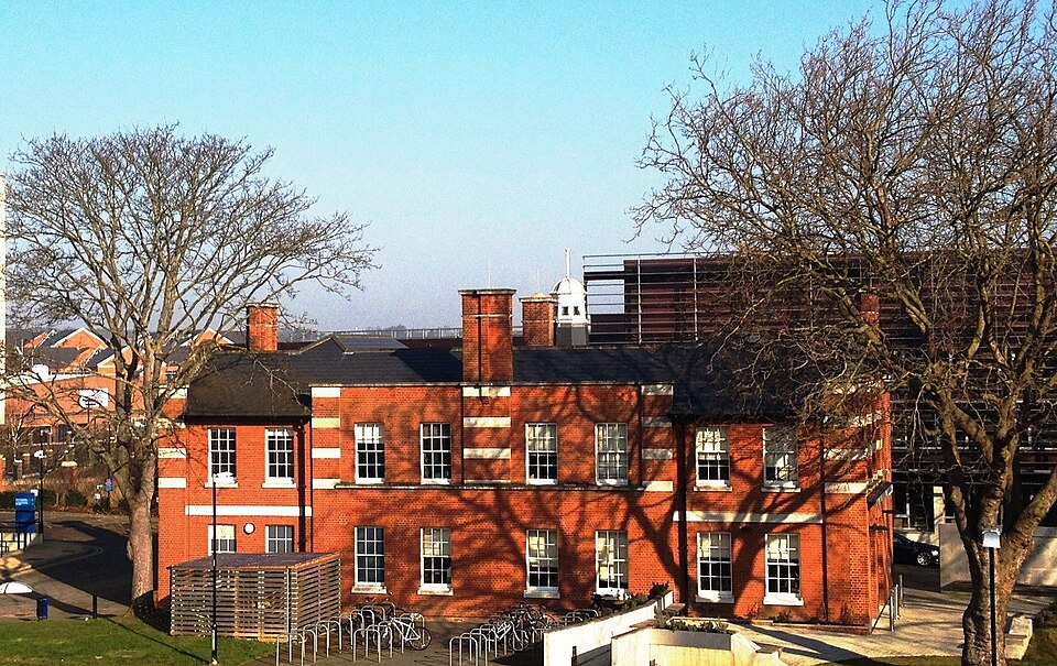 File:Rochester Building at Medway Campus.JPG