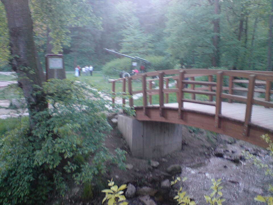 File:Vydrica river 2.jpg