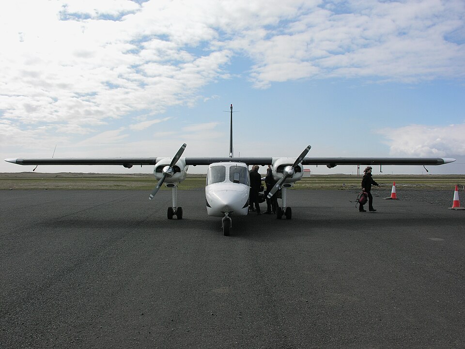 File:2006-05-25-172629 Iceland Hólmahverfi.jpg