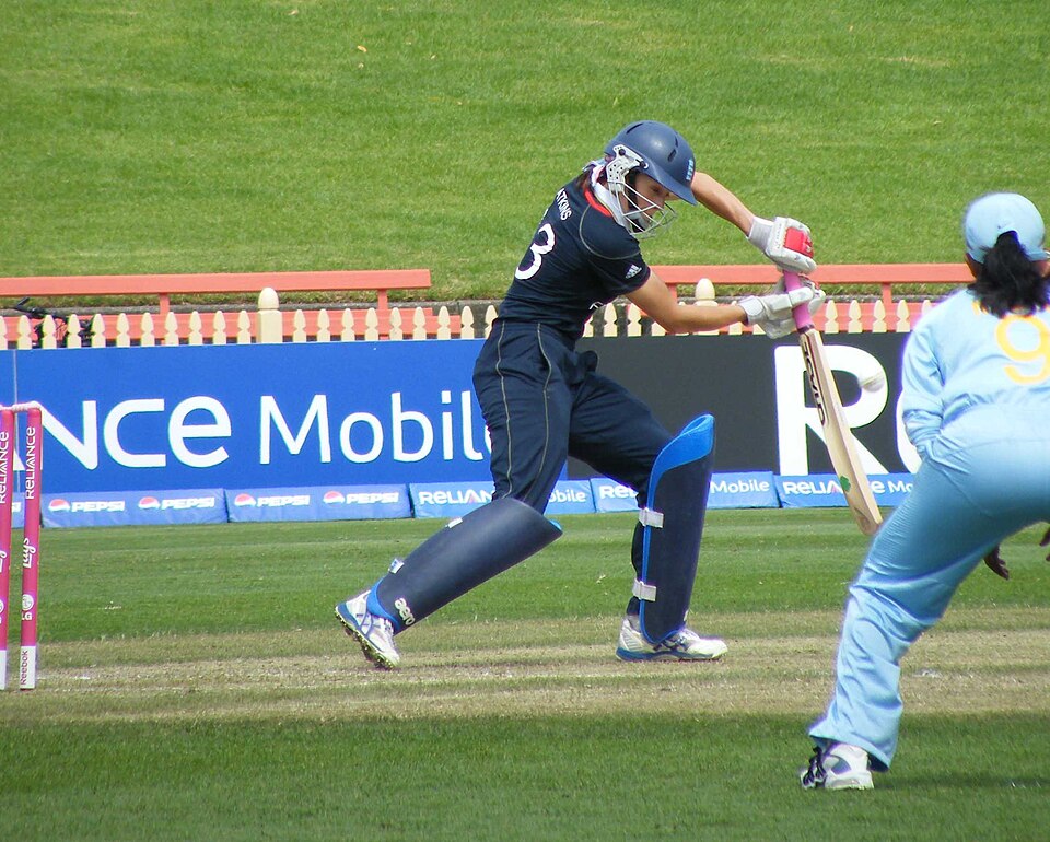 File:CAROLINE ATKINS cricketeruknow.jpg