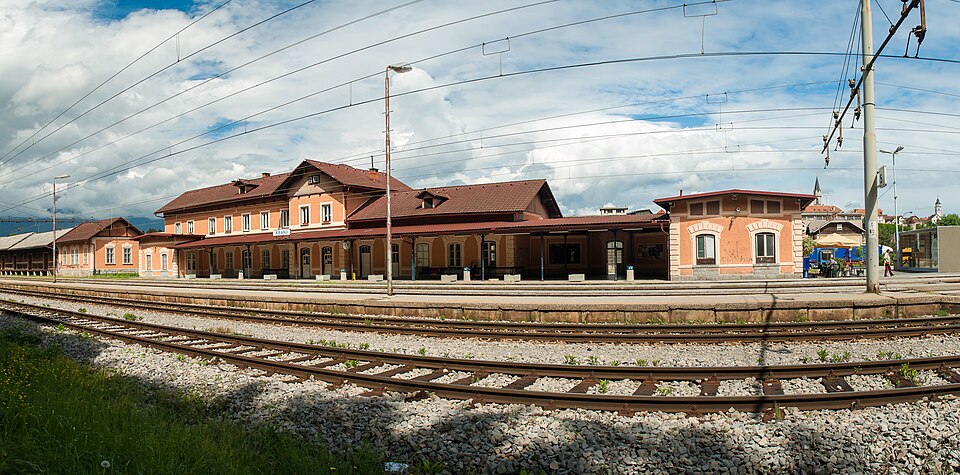 File:Kranj Train Station 01.jpg