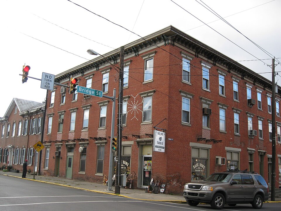 File:Mifflintown, Pennsylvania.jpg