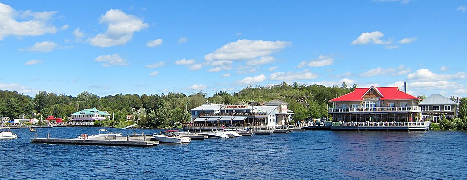 File:Muskoka Wharf in Gravenhurst (cropped).jpg